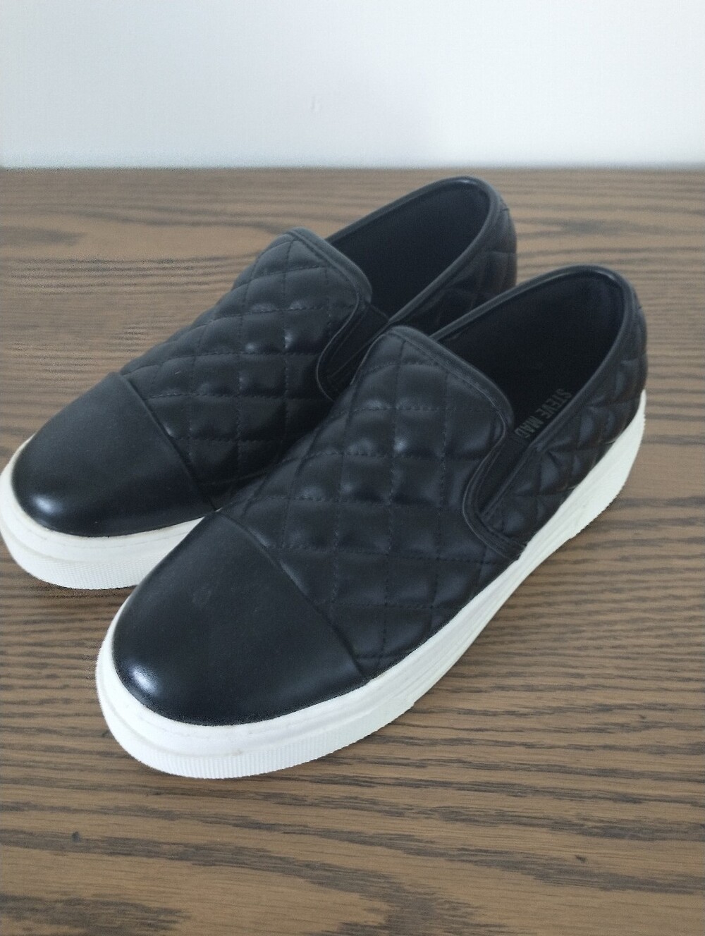 Steve Madden Jluma Black Quilted Slip-On Platform Sneakers Girls Size 5
